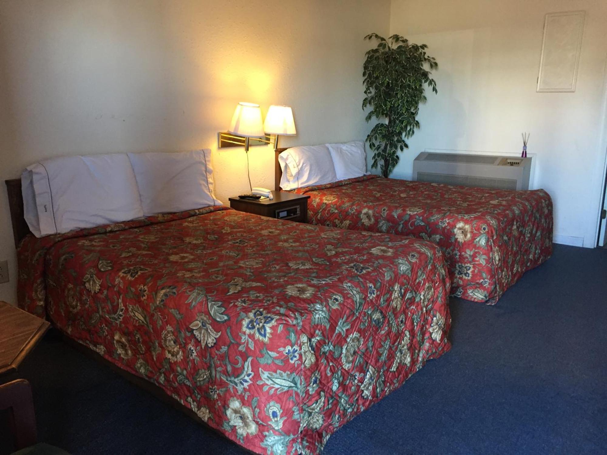 Rustic Motel Rolla Room photo