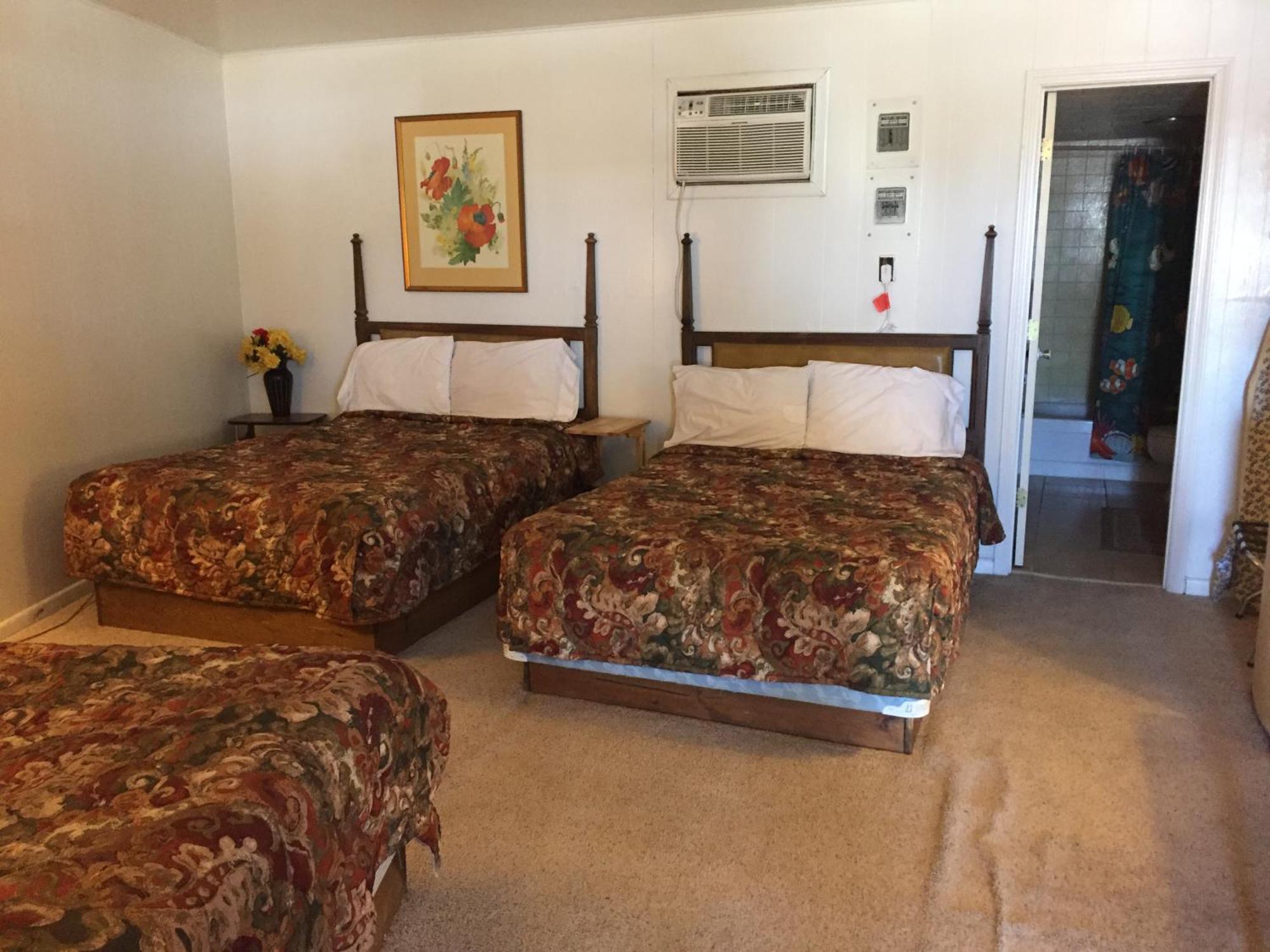 Rustic Motel Rolla Room photo