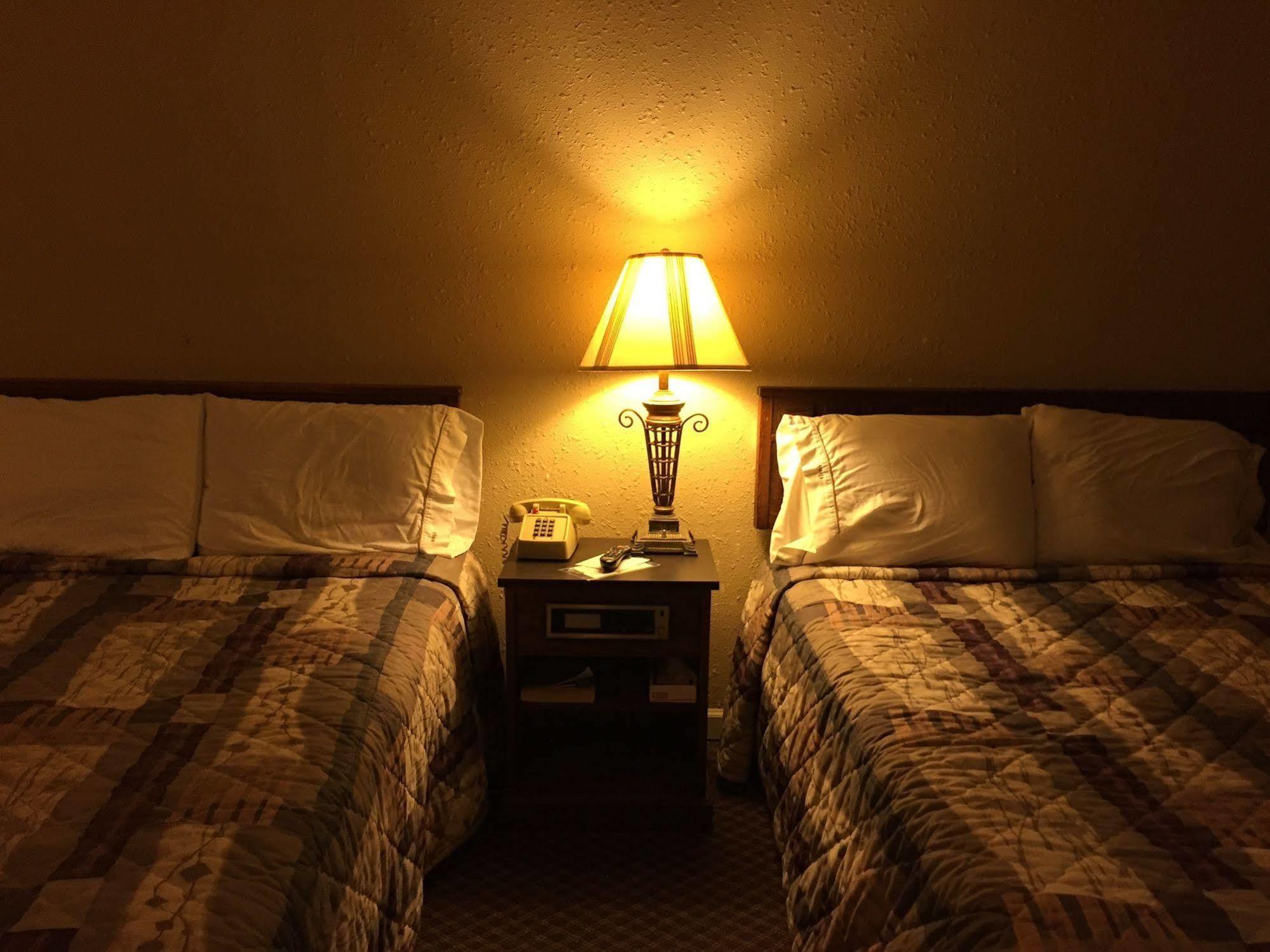 Rustic Motel Rolla Exterior photo